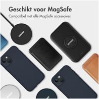 Accezz Liquid Silicone Backcover met MagSafe iPhone 16 Pro Telefoonhoesje Blauw - thumbnail