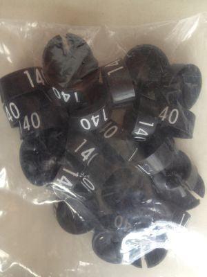 MB zwart/wit 140 voor op kledinghanger