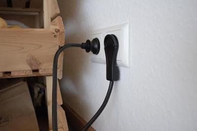 AS Schwabe 51022 Stroom Verlengkabel Zwart 10 m H05VV-F 3G 1,5 mm²