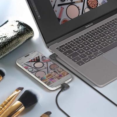 Lindy 32019 USB 3.2 Gen 2 10Gbps 60W USB Type-C - USB Type-C (haaks) 1.5m Lindy 32019 USB 3.2 Gen 2 10Gbps 60W USB Type-C - USB Type-C (haaks) 1.5m