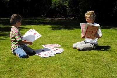 BuitenSpeel Groot Kaartspel voor in de tuin of in huis