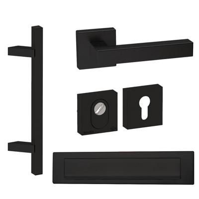 Hardbrass Voordeurset vierkant met greep Toronto 460mm schuin SKG3 met kerntrekbeveiliging - zwart Hardbrass Voordeurset vierkant met greep Toronto 460mm schuin SKG3 met kerntrekbeveiliging - zwart