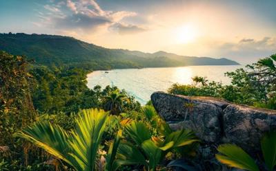 Komar Stefan Hefele; Komar Wanderlust Fotobehang Golden Air - SHX9-039