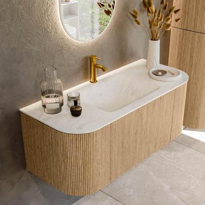 Mondiaz KURVE-DLUX 110 cm Onderkast Greeploos 1 Lade Met Deuren Oak, Wastafel Solid Surface Midden Opalo 1 Kraangat Zonder Spiegel (KRVCLO110L+R1L2D1KM-Oak/Opa)