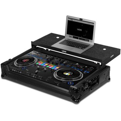 UDG U91077BL Ultimate Flight Case Black Plus voor Pioneer DDJ-REV7 (met wielen en laptop-shelf)