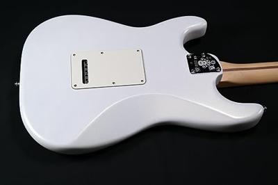 Fender Juanes Stratocaster MN Luna White Satin elektrische gitaar met deluxe koffer