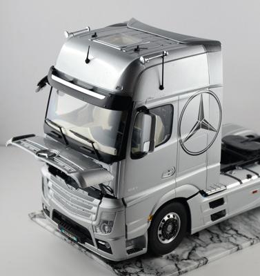 Italeri 510003905 Mercedes Benz Actros MP4 Gigaspace Vrachtwagen (bouwpakket) 1:24