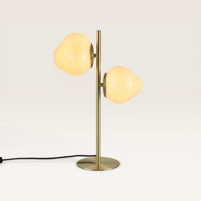 Tafellamp Elyndra crema ottone m - Met witte bollen van handgemaakt opaalglas en een gouden staander - Voor binnenshuis