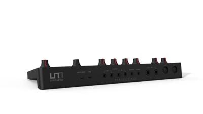 IK Multimedia Uno Synth Pro Desktop Black synthesizer
