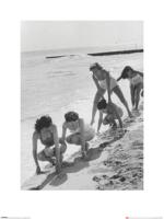 Kunstdruk Time Life - Models Playing Leap Frog 60x80cm - thumbnail