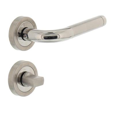Intersteel Deurkruk Agatha op rozet geveerd met toilet-/badkamersluiting ATP - RVS