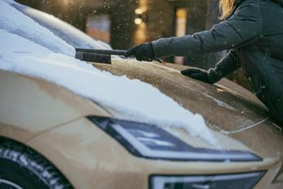 Fiskars Solid Sneeuwborstel en ijskrabber voor de auto - 1078496