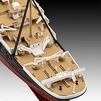 Revell 1/600 RMS Titanic incl. 3D achtergrond - thumbnail