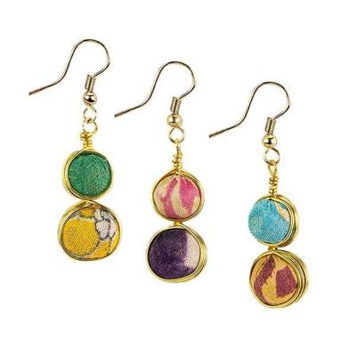 Meerkleurige Sphere Oorbellen van Gerecyclede Sari-Stof Yokomeshi