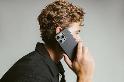 Nomad Traditional Horween lederen hoesje iPhone 16 Pro Max - Black Nomad Traditional Horween lederen hoesje iPhone 16 Pro Max - Black