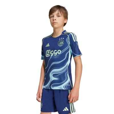Ajax Shirt Uit Junior 2025/2026 - Maat 140 - Kleur: Donkerblauw | Soccerfanshop Ajax Shirt Uit Junior 2025/2026 - Maat 140 - Kleur: Donkerblauw | Soccerfanshop
