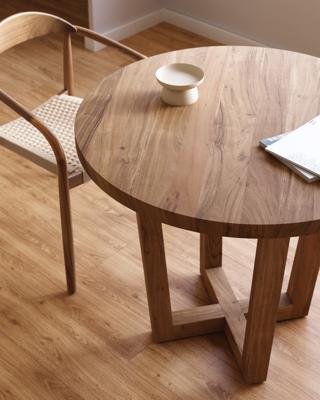 Kave Home Ronde Bistrotafel 'Nahla' Acaciahout, 90cm Kave Home Ronde Bistrotafel 'Nahla' Acaciahout, 90cm