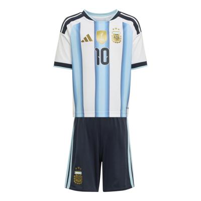 Argentinië Thuis Minikit 2026/2028 - Maat 92 - Kleur: DonkerblauwLichtblauwWit | Soccerfanshop Argentinië Thuis Minikit 2026/2028 - Maat 92 - Kleur: DonkerblauwLichtblauwWit | Soccerfanshop