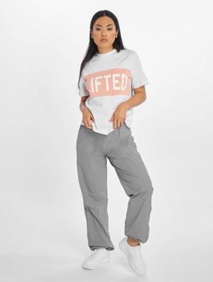Lifted / t-shirt Tam in wit
