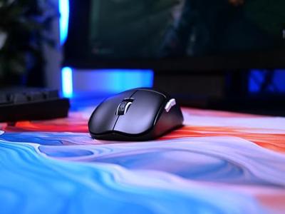 CHERRY XTRFY M68 Pro Zwart Symmetrische Draadloze 8K Gaming muis