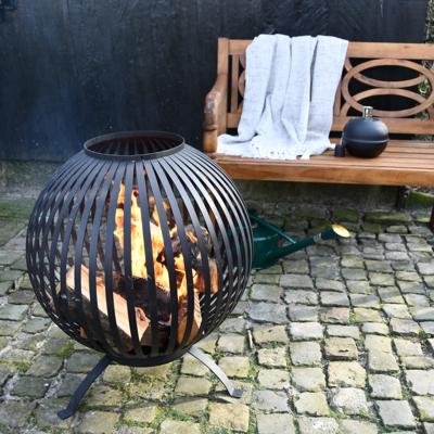 Esschert Design vuurkorf balvormig strepen koolstofstaal zwart ff400 Esschert Design vuurkorf balvormig strepen koolstofstaal zwart ff400