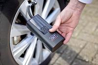 QLT Draadloze En Krachtige Oplaadbare Luchtcompressor - Met Powerbankfunctie - thumbnail