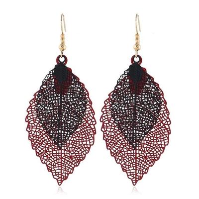 Dubbel gelaagde verlaat Tassel Earrings eenvoudige retro metalen blad-oren ornamenten (rood zwart)