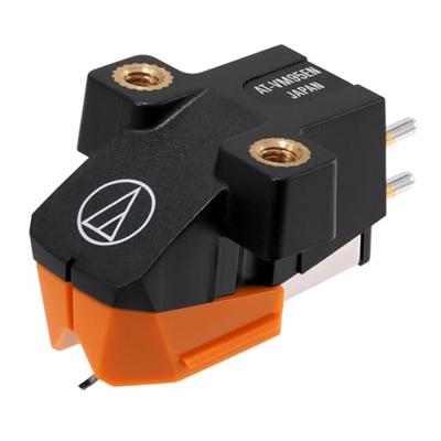 Audio Technica AT-VM95EN/H MM cartridge gemonteerd op headshell, naakt elliptisch