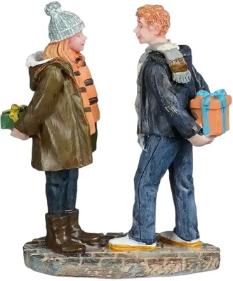 Luville Sledgeholm Giving presents