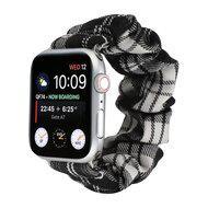 Elastisch scrunchie nylon bandje - Zwart / Wit - Geschikt voor Apple Watch 44mm / 45mm / 46mm / 49mm - thumbnail