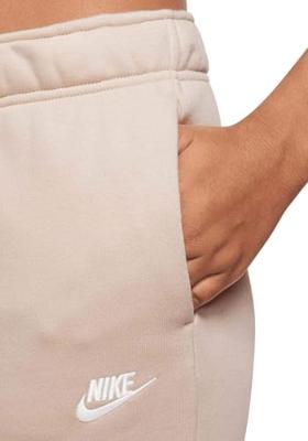 Nike Sportswear Club Fleece Trainingspak Dames Beige - Maat L - Kleur: Beige | Soccerfanshop