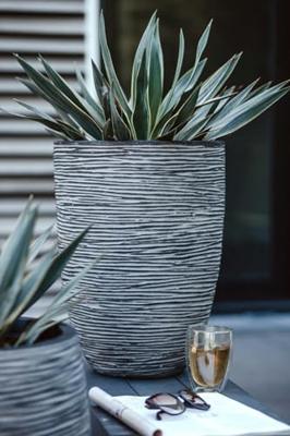 Capi nature elegant laag rib nl kunststof bloempot 34x46 cm warme taupe