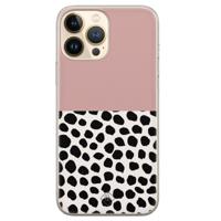 iPhone 13 Pro Max siliconen hoesje - Pink dots - thumbnail