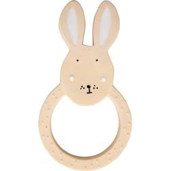 Trixie bijtring rond mrs. rabbit