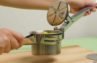 Sareva Pureeknijper / Aardappelpers - RVS - ø 10 cm - thumbnail