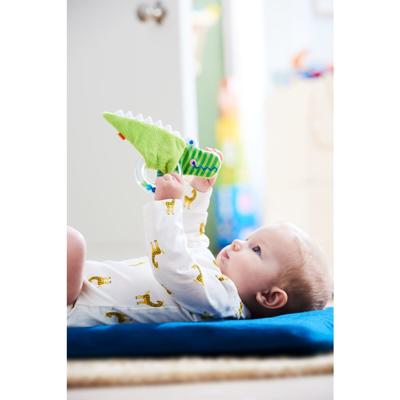 Haba rammelaar Krokodil 18 cm polyester groen 2 delig Haba rammelaar Krokodil 18 cm polyester groen 2 delig