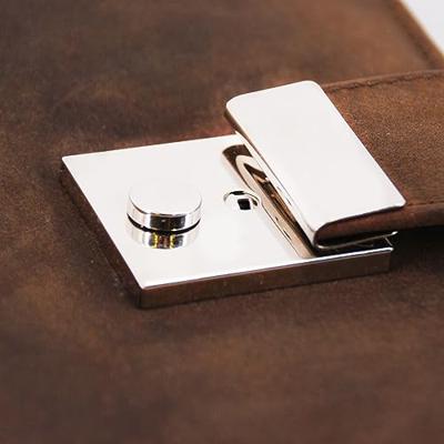 Geen Merk JU-31515 Documentenmap Alassio A4. 4 Ringsmechaniek Leer Bruin 36x28x4,5cm Met Slot