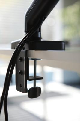 SAVIO UM-01 Bureaubeugel voor monitor 17" - 32", 2 - 9 kg, met gasveer