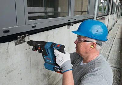 Bosch Professional GBH 18V-26 F Accu combihamer SDS-Plus 2,6J + snelwisselboorkop + stofafzuiging 18V 5.5Ah in L-Boxx - 061191000G
