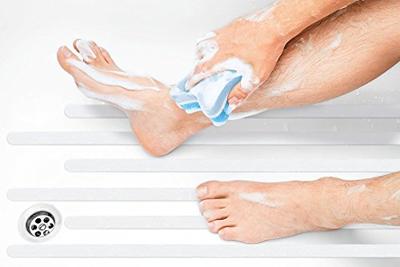 tesa BATH & SHOWER 55533-00000-11 Anti-sliptape Transparant (l x b) 5 m x 25 mm 1 stuk(s)