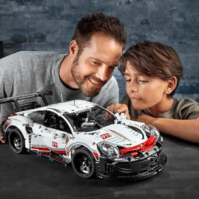 LEGO Technic - Porsche 911 RSR Constructiespeelgoed