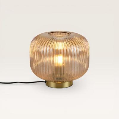Tafellamp Virello ambra s - Lamp voor binnen, gemaakt van geribbeld amberkleurig glas en goud metaal - Zonder lichtbron Tafellamp Virello ambra s - Lamp voor binnen, gemaakt van geribbeld amberkleurig glas en goud metaal - Zonder lichtbron