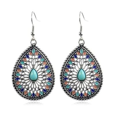 Druppelvormige Bohemian multicolor oorbellen met turquoise Druppelvormige Bohemian multicolor oorbellen met turquoise