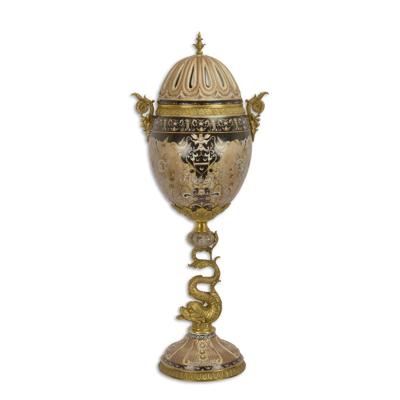 op brons gemonteerde eivormige pot en deksel