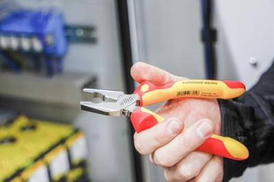 Wiha Combinatietang Professional electric met DynamicJoint® en OptiGrip met extra lang snijvlak | 200 mm | 8" | In blister - 27419 - 27419