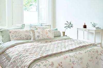 Pip Studio Pip Studio Kili Flower Quilted Cushion - Wit 45x70 cm