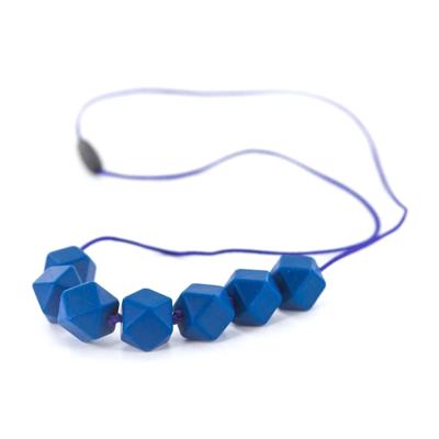 Lollipops & More bijtketting Kola Cubes 75 cm silicone donker Lollipops & More bijtketting Kola Cubes 75 cm silicone donker