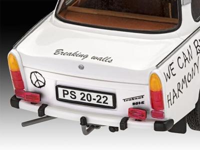 Revell 1/24 Trabant 601 Revell 1/24 Trabant 601