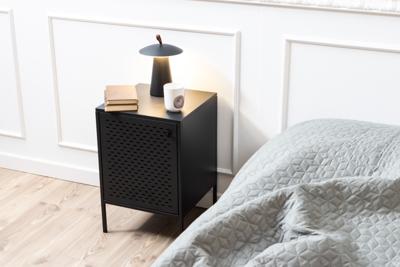 Bendt Nachtkastje 'Lua' zwart metaal, 40 x 60cm Bendt Nachtkastje 'Lua' zwart metaal, 40 x 60cm