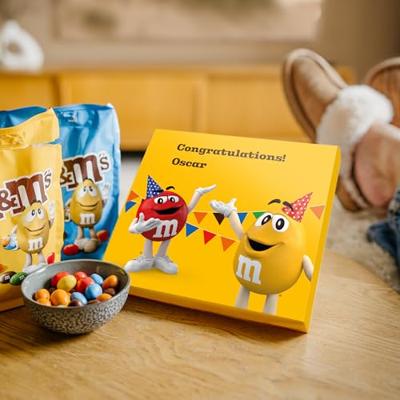 Gepersonaliseerde M&M&apos;s giftbox met chocolade - thumbnail